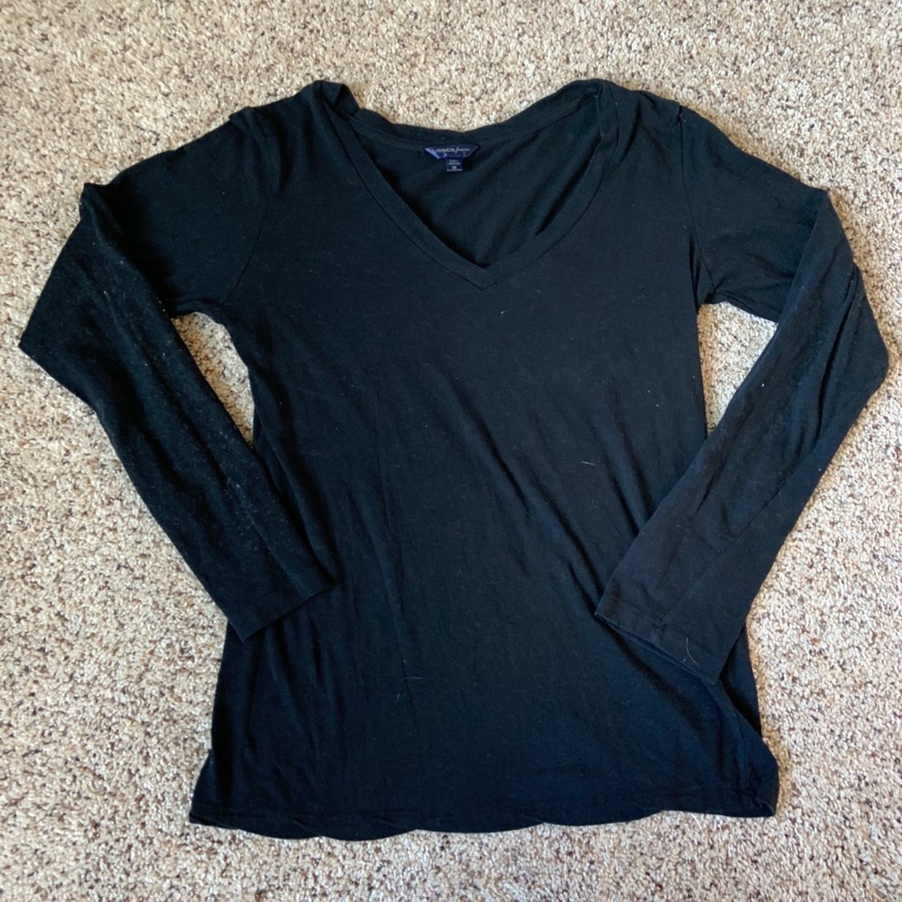 Black long sleeve v neck